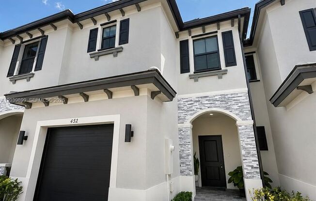 3 beds, 2.5 baths, $3,800