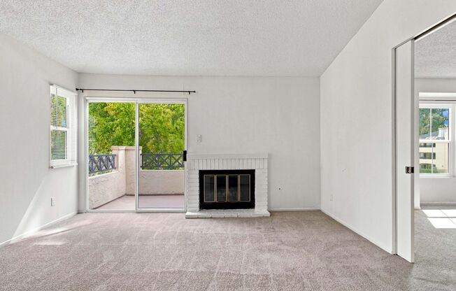 Open 3-Bedroom, 2-Bath Condo With LAKE VIEWS!
