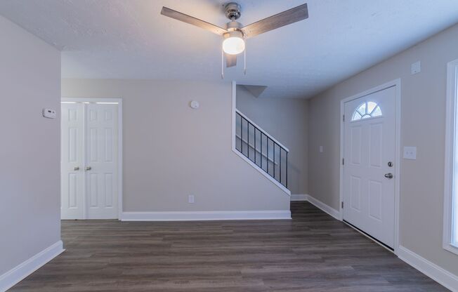 2 beds, 1 bath, 925 sqft, $1,350, Unit 821HLA