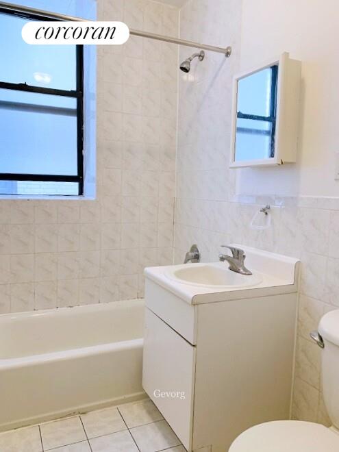 1 bed, 1 bath, $3,100, Unit 2A