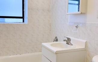 1 bed, 1 bath, $3,100, Unit 2A