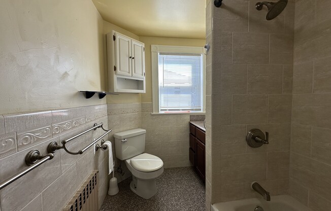 4 beds, 1.5 baths, 1,632 sqft, $3,800