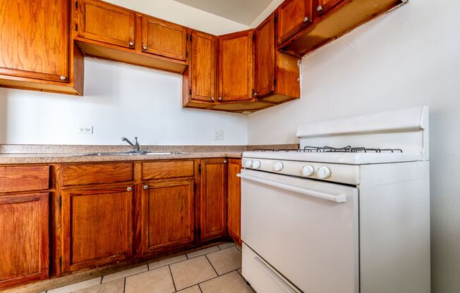 6829 S Dr Martin Luther King Jr