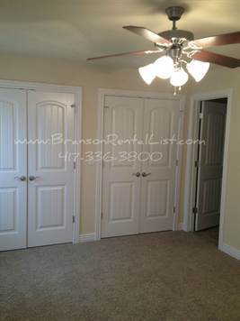 3 beds, 2 baths, $1,300