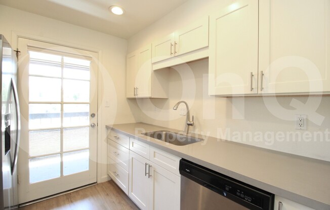 5998 N 78TH Street