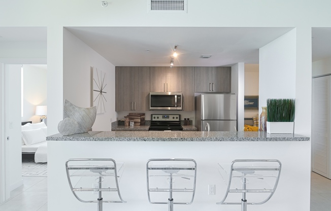 2 beds, 2 baths, 986 sqft, $2,375, Unit 503