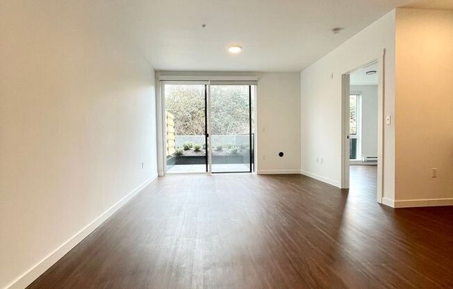 1 bed, 1 bath, 674 sqft, $2,425, Unit 203