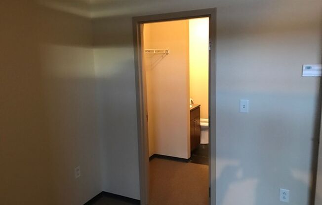 1 bed, 1 bath, 635 sqft, $1,325, Unit 409