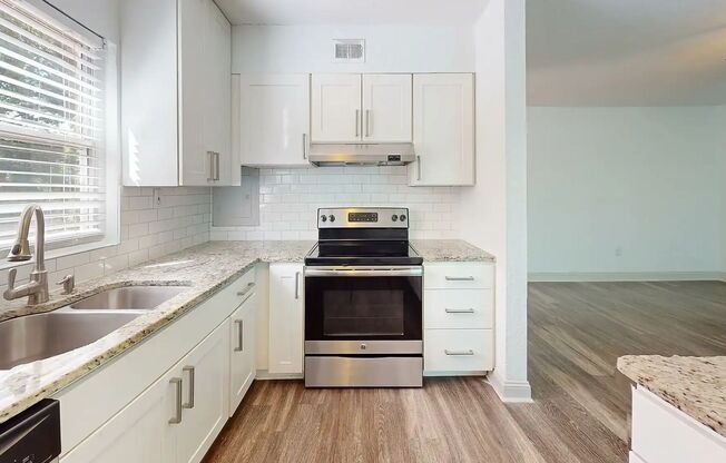 2 beds, 1 bath, 729 sqft, $1,625, Unit 1411-03