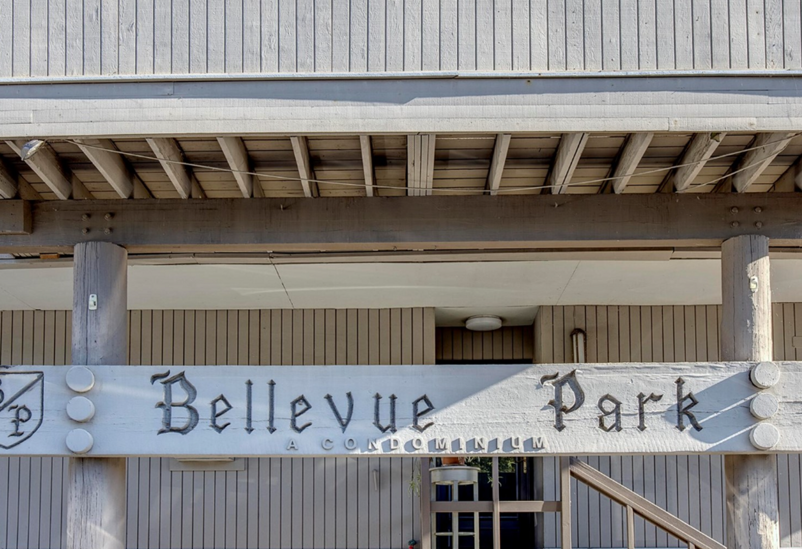 Downtown Bellevue 2 Bedroom 1.5 Bath 2-story