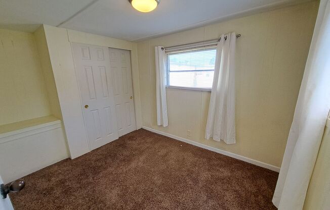 2 beds, 1 bath, $825