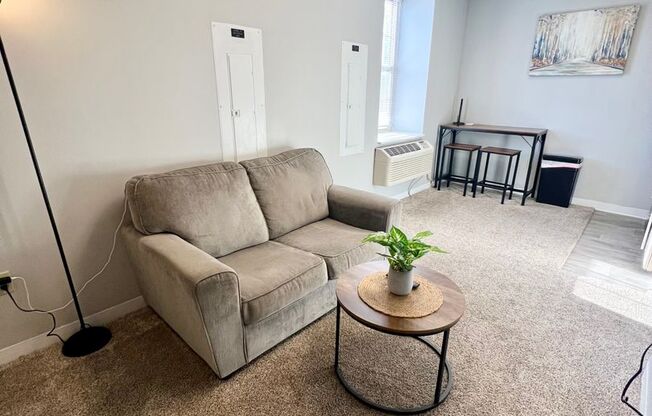 1232 Maumee #4