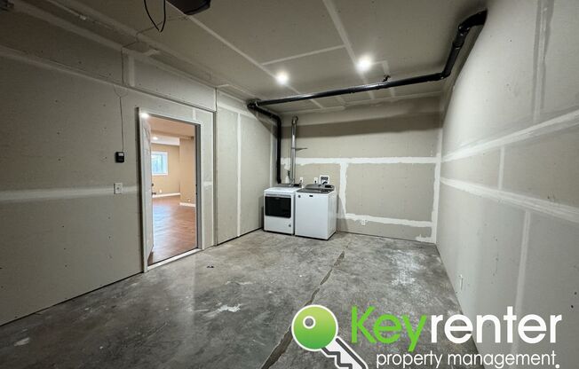 2 beds, 1 bath, 1,000 sqft, $2,000, Unit Unit B (Downstairs)