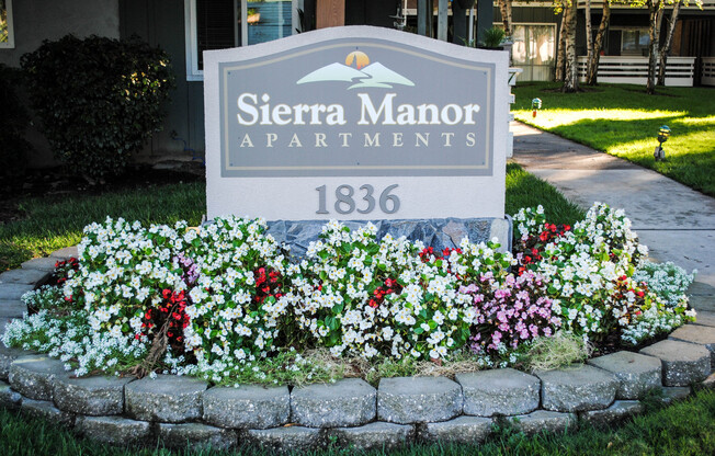 Sierra Manor Apartments : Great Location and Exceptional Amenities