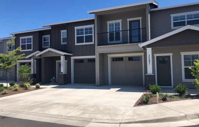 Beautiful newly constructed townhomes in East Medford