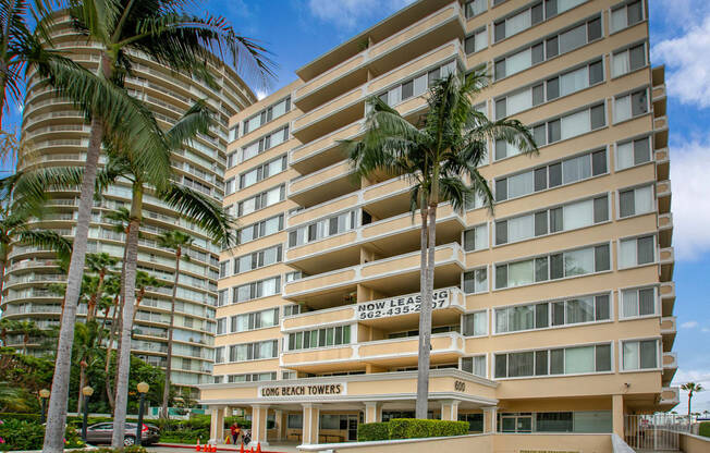 Apartment Building in Long Beach