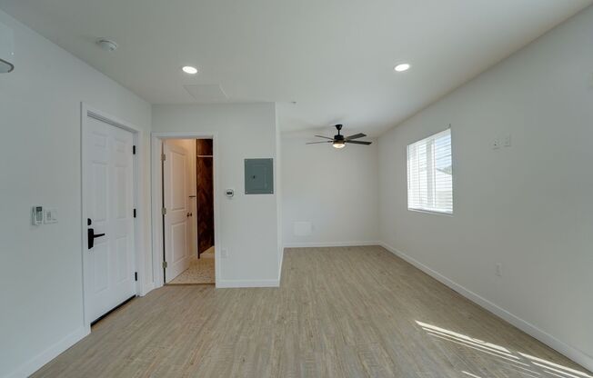 Studio, 1 bath, 300 sqft, $1,995, Unit 106