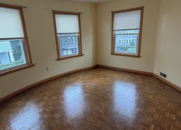 4 beds, 1 bath, 1,500 sqft, $2,800, Unit 2