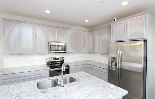 1731 E DOGWOOD LN