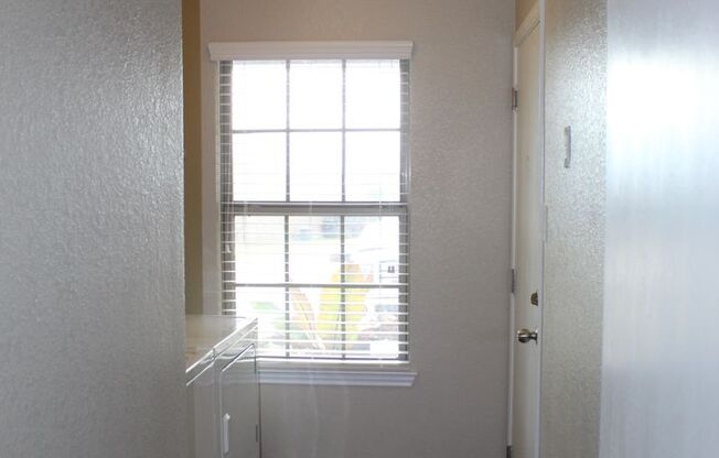 3 beds, 2 baths, $1,550