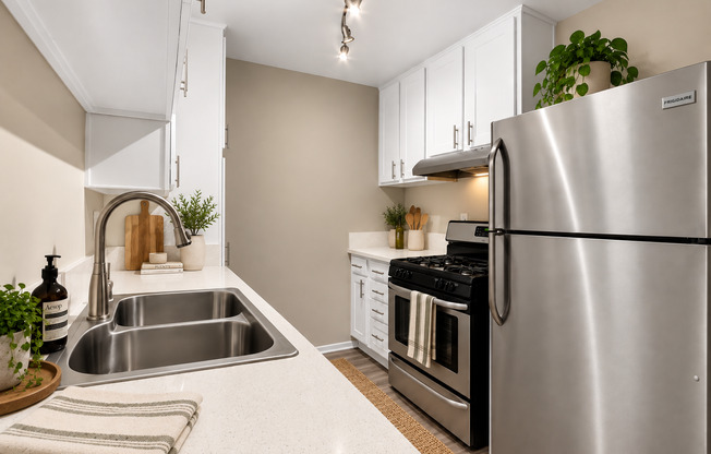 2 beds, 2 baths, 840 sqft, $2,750, Unit 308