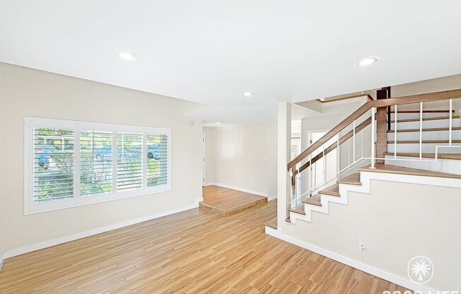 Modern 3BD/1.5BA Townhome in Tierrasanta with Kitchen Island, Private Yard, Pool & Tennis Court
