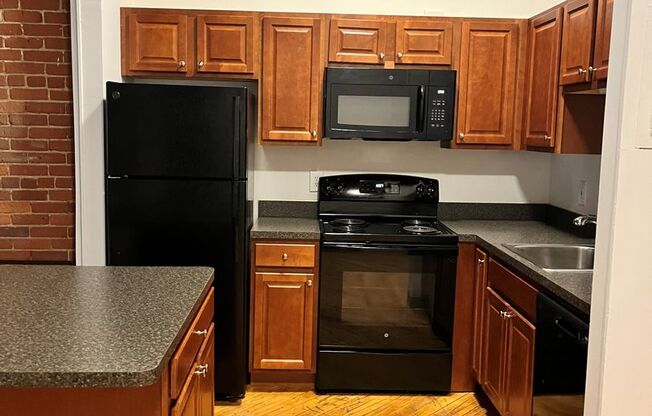 1 bed, 1 bath, 626 sqft, $1,750, Unit 45-107