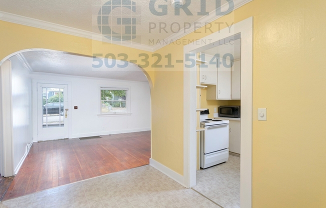 Charming 2 Bedroom Bungalow Available in Northeast Portland!