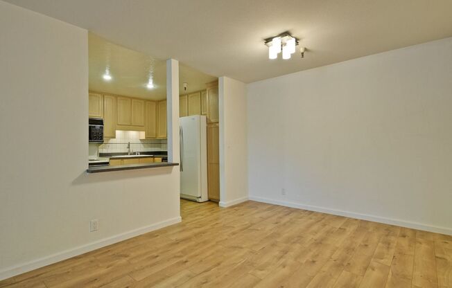 2 beds, 2 baths, $3,500, Unit APARTMENT 111