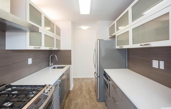 2 beds, 1 bath, 670 sqft, $5,465, Unit 8E