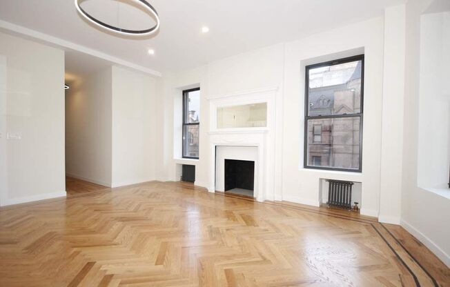 860 W AVE 3