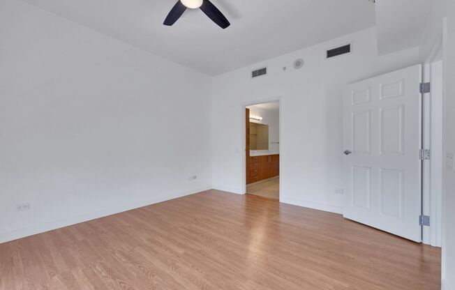 1 bed, 1 bath, $2,000, Unit # 3503