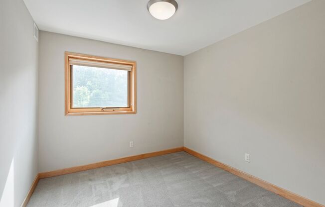 2 beds, 1 bath, 800 sqft, $1,799