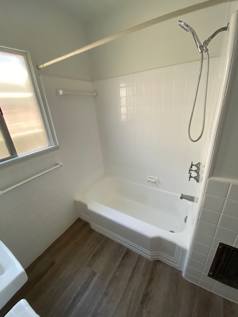 3 beds, 1 bath, $4,295