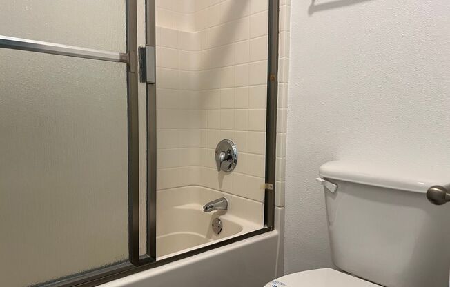 2 beds, 2 baths, 950 sqft, $2,830, Unit 1641P