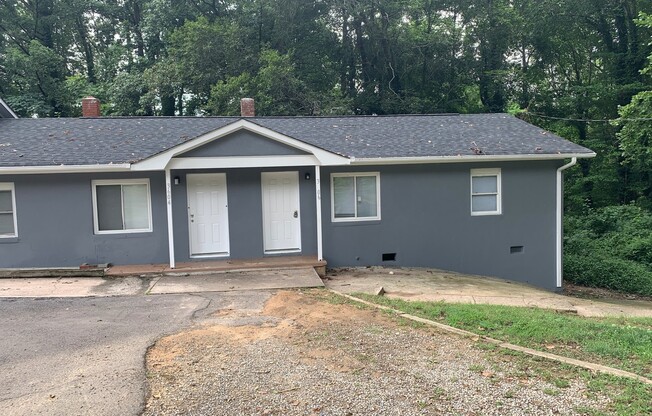 Move-in ready 1 Story Duplex located in the Greenwood Park Subdivision!