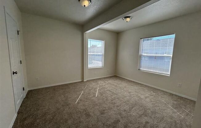 3 beds, 1 bath, 1,216 sqft, $1,845