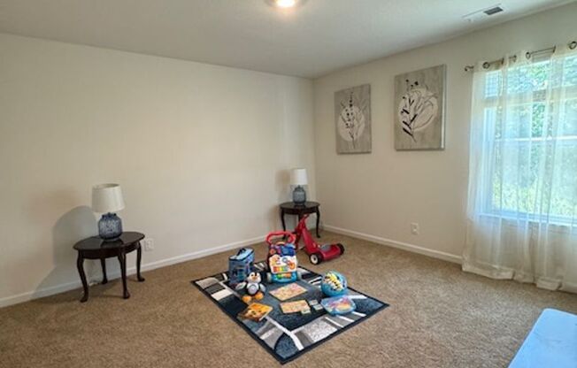 3 beds, 2.5 baths, $2,599