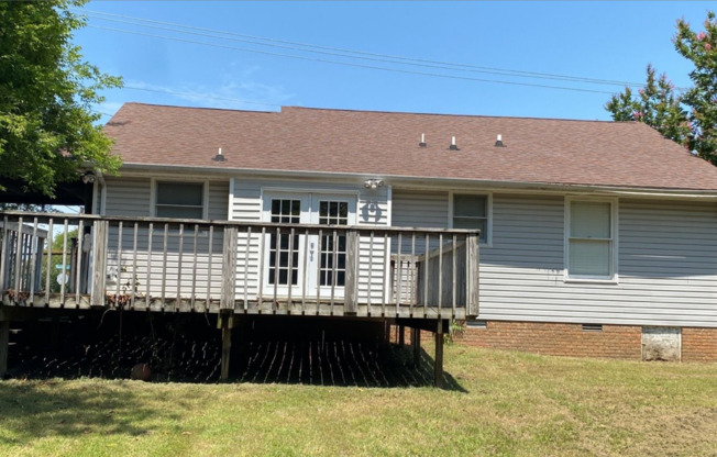 3 beds, 2 baths, $1,695