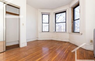 3 beds, 1 bath, $3,400, Unit 17
