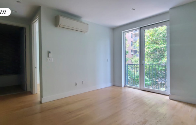 2 beds, 1 bath, $2,499, Unit 2D