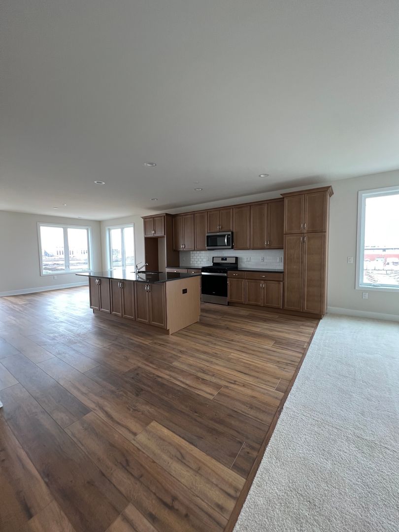 Gorgeous 3BD/2.5BA Waterfront Townhome!