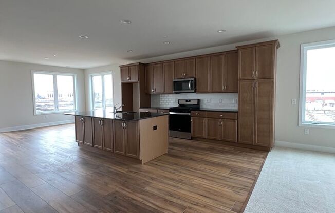 Gorgeous 3BD/2.5BA Waterfront Townhome!