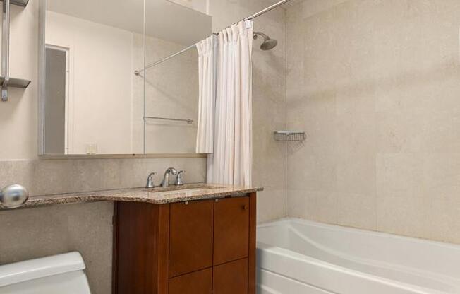 1 bed, 1 bath, 860 sqft, $3,600, Unit 9D