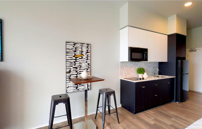 Studio, 1 bath, 374 sqft, $1,355, Unit 216