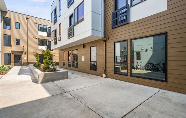 1 bed, 1 bath, 458 sqft, $1,375, Unit 215