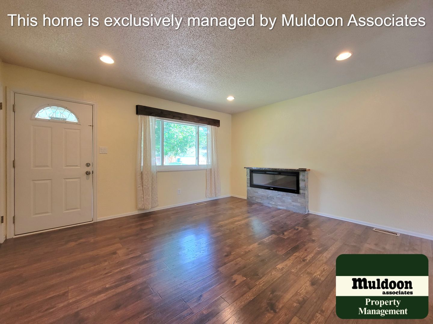 Centrally Located 4/2 Ready For You!