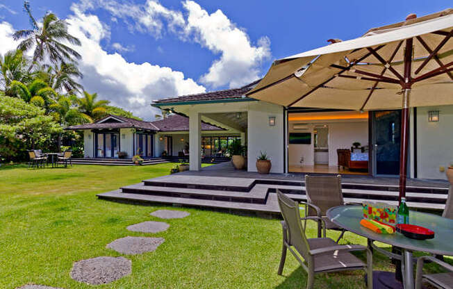 4 Bedroom Kailua Beachside Custom Island Home