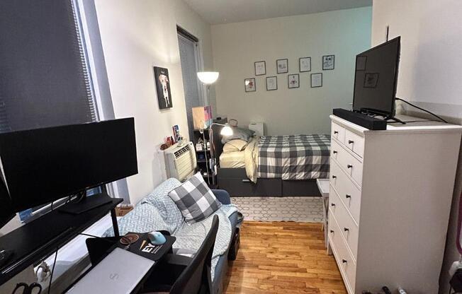 Studio, 1 bath, $2,450, Unit 3C