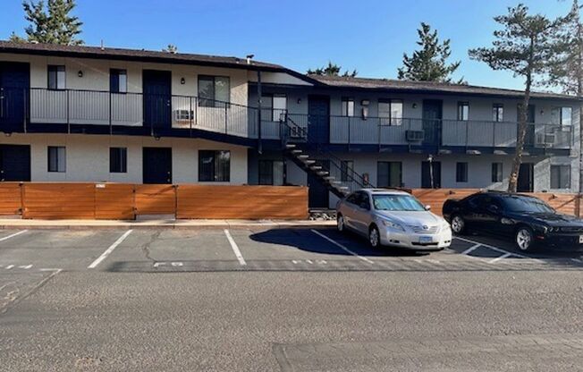 1 bed, 1 bath, 495 sqft, $1,079, Unit F13